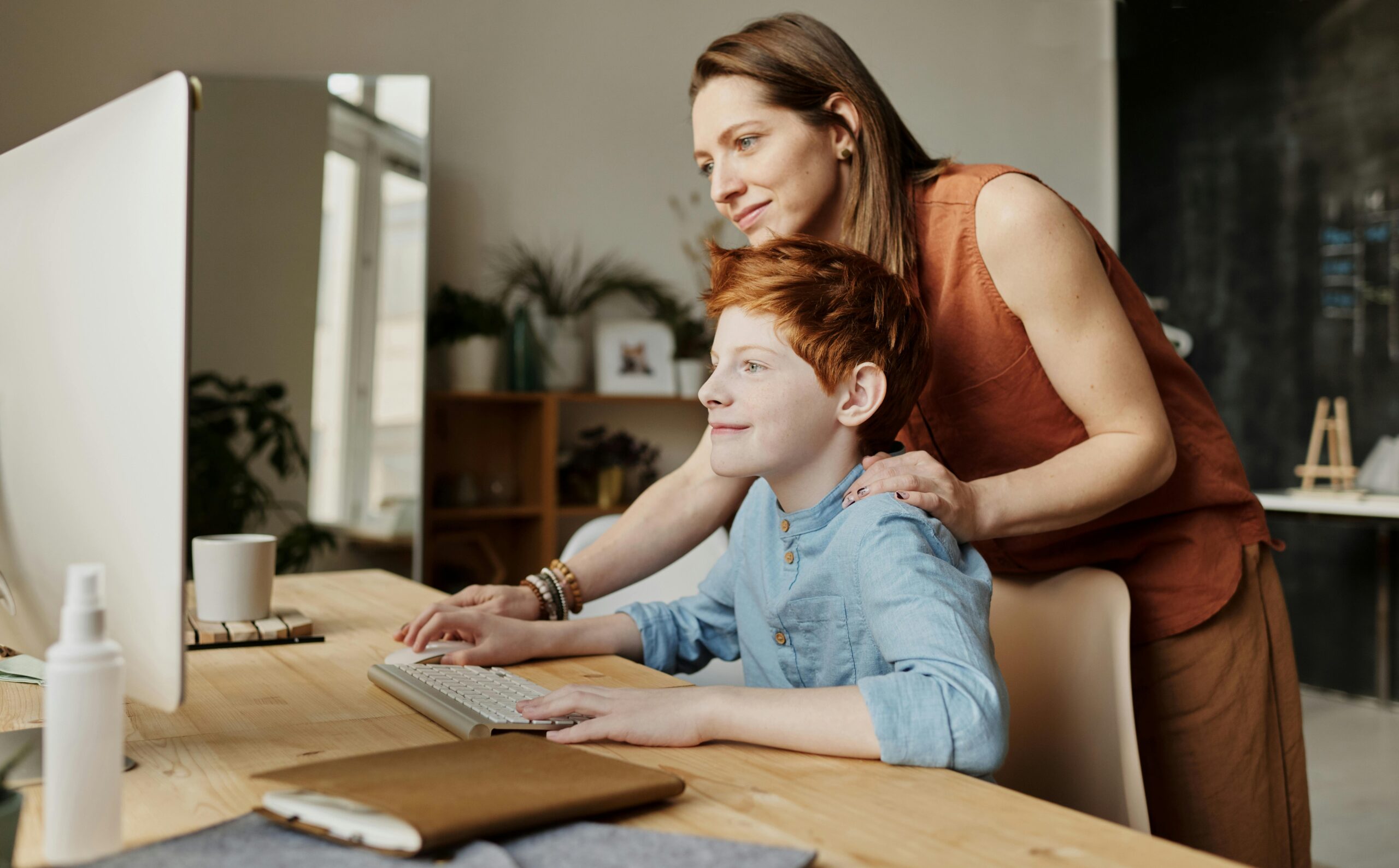 Enfant reprend confiance en apprenant de ses erreurs”